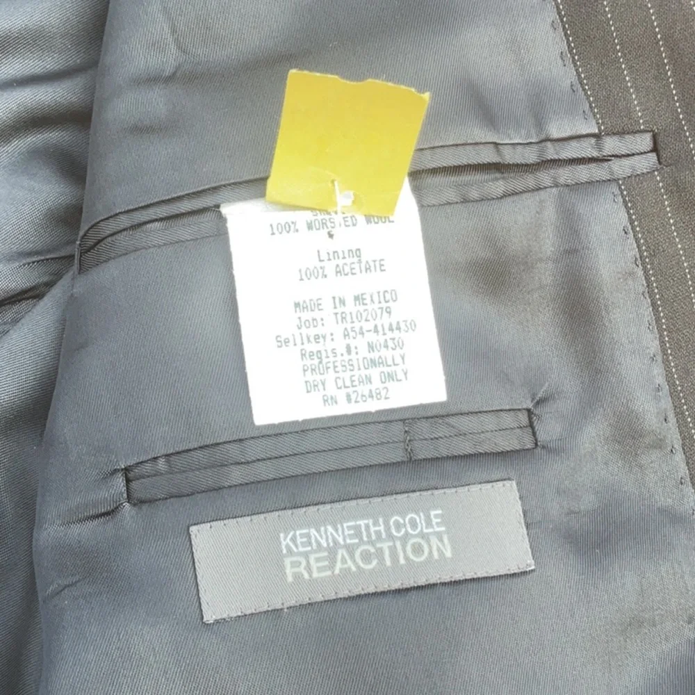 Kenneth Cole Reaction Wool 4 Button Black/Gray Pinstripe Suit Jacket Size Large - Picture 9 of 16